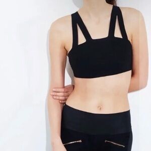 ADAY Strike it up sports bra